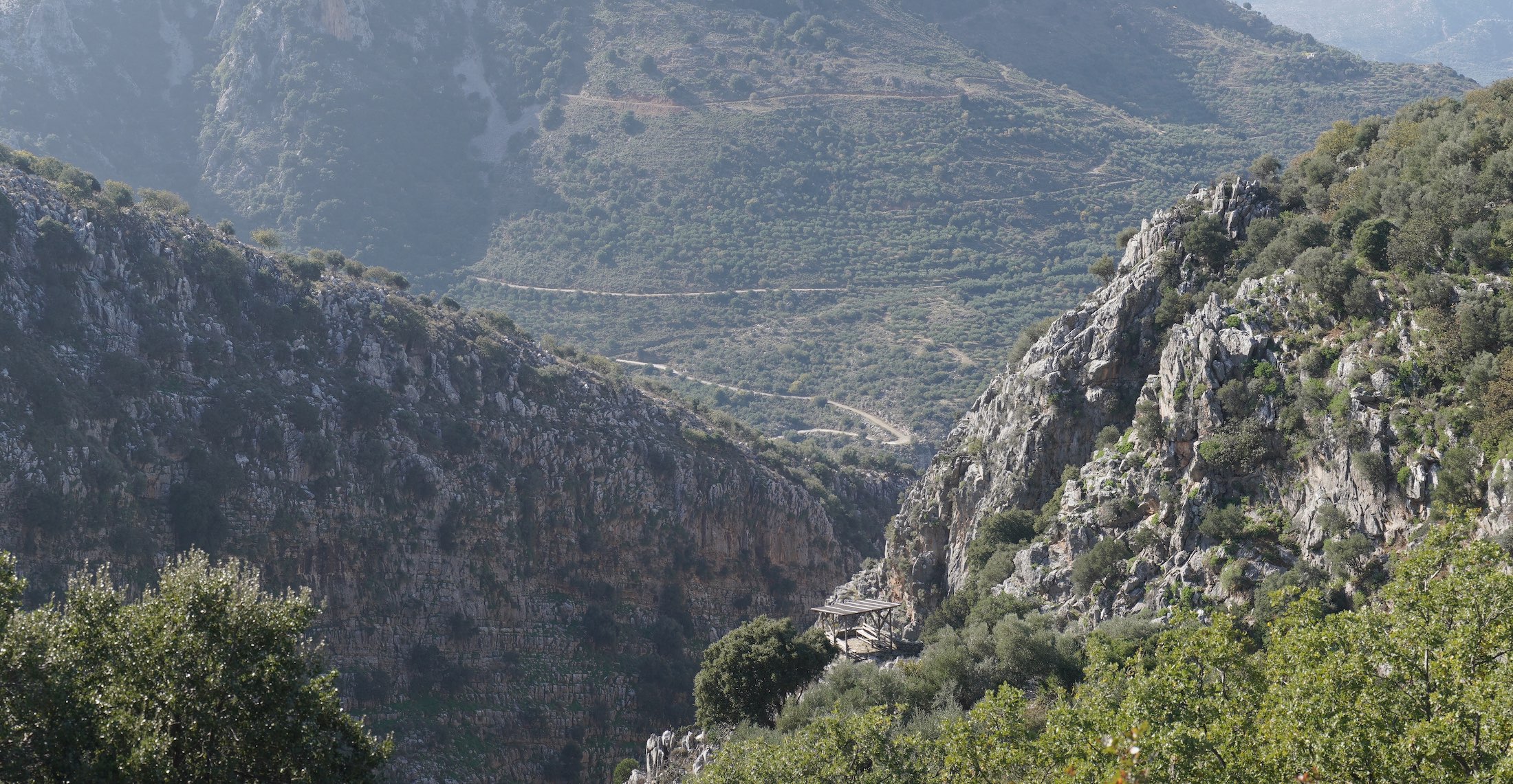 Les joyaux méconnus de la Crète : Explorer les gorges enchanteresses de Roza